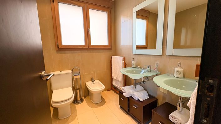 Image No.42-4 Bed Villa for sale