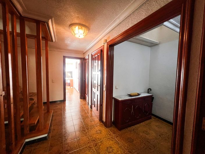 Image No.15-5 Bed Townhouse for sale