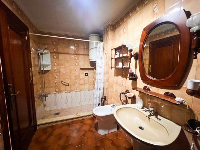 Image No.36-5 Bed Townhouse for sale