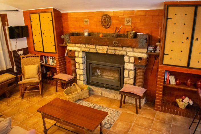 Image No.17-8 Bed Villa for sale