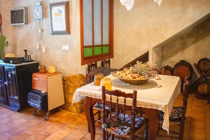 Image No.20-8 Bed Villa for sale