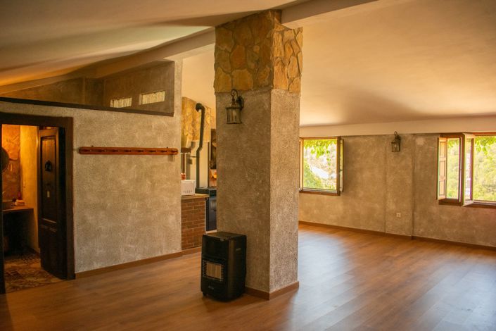 Image No.40-8 Bed Villa for sale