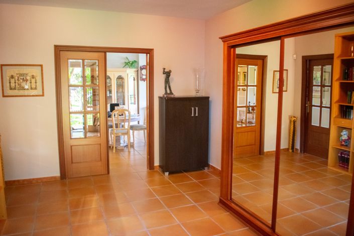 Image No.12-5 Bed Villa for sale