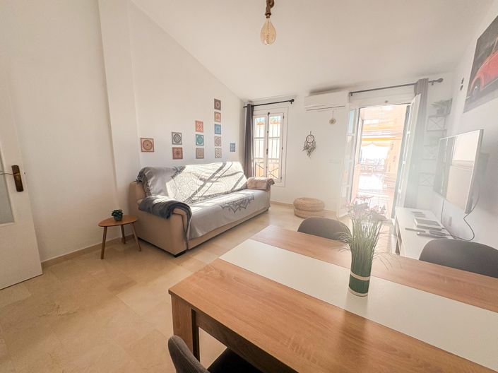 Image No.12-2 Bed Townhouse for sale