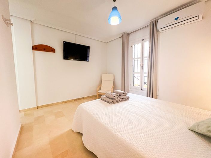 Image No.20-2 Bed Townhouse for sale