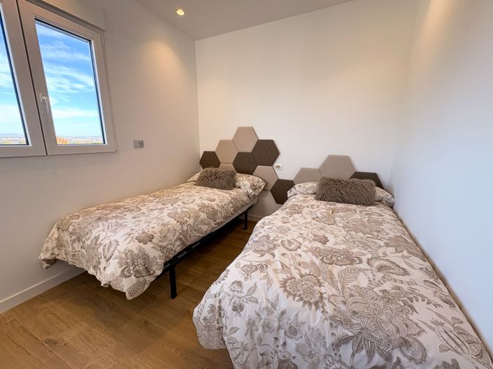 Image No.23-3 Bed Townhouse for sale