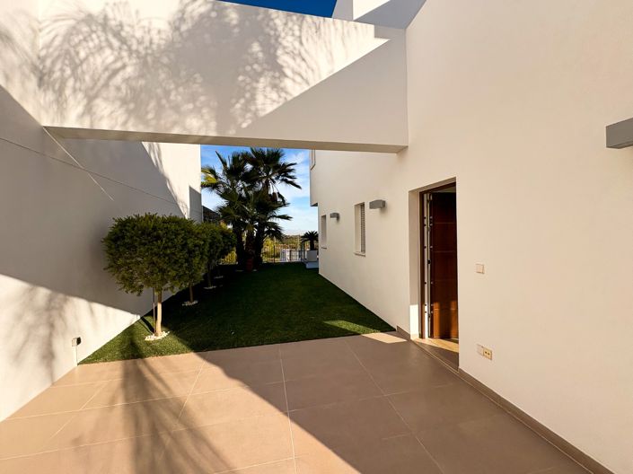 Image No.33-3 Bed Townhouse for sale