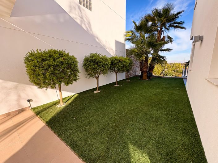 Image No.34-3 Bed Townhouse for sale