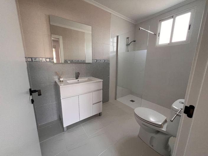 Image No.29-4 Bed Villa for sale