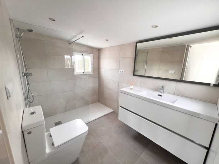 Image No.47-4 Bed Villa for sale