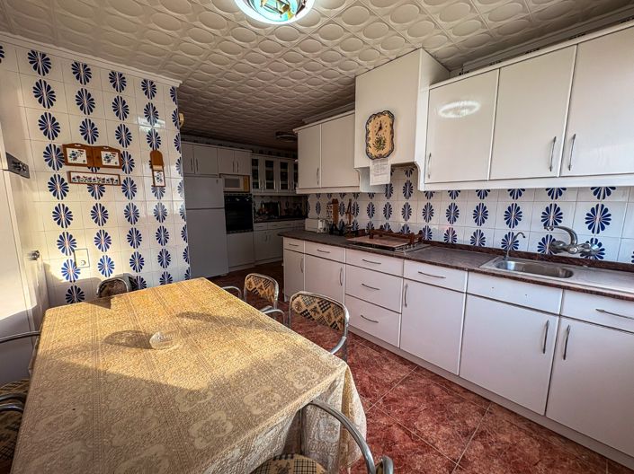 Image No.19-3 Bed Apartment for sale
