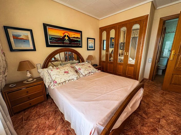 Image No.21-3 Bed Apartment for sale