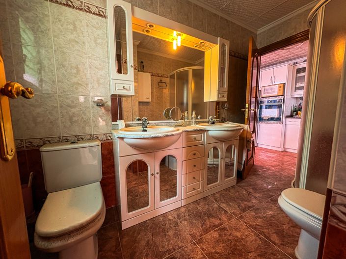 Image No.26-3 Bed Apartment for sale