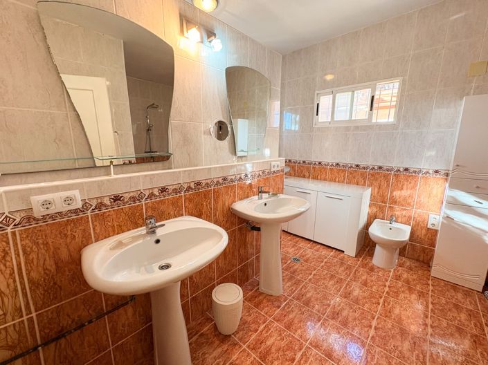 Image No.20-5 Bed Finca for sale