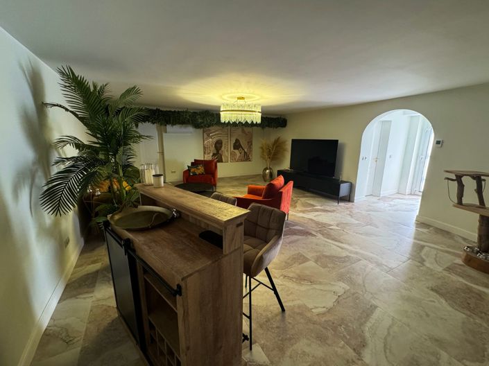 Image No.23-8 Bed Villa for sale