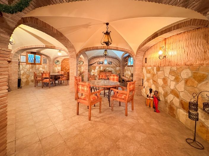 Image No.23-7 Bed Finca for sale