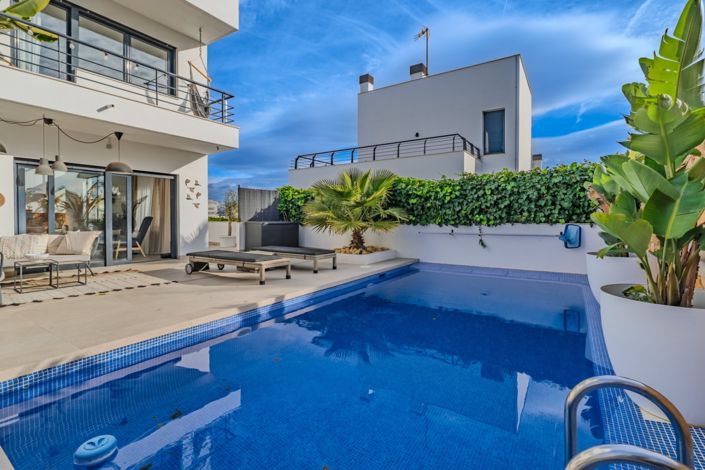 Image No.3-7 Bed Villa for sale