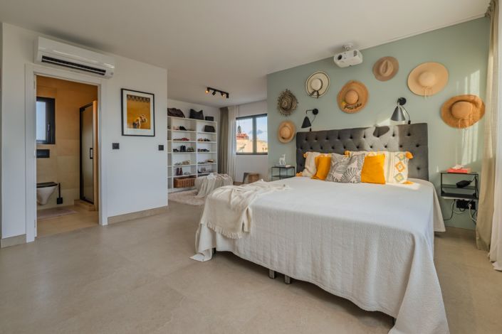 Image No.26-7 Bed Villa for sale
