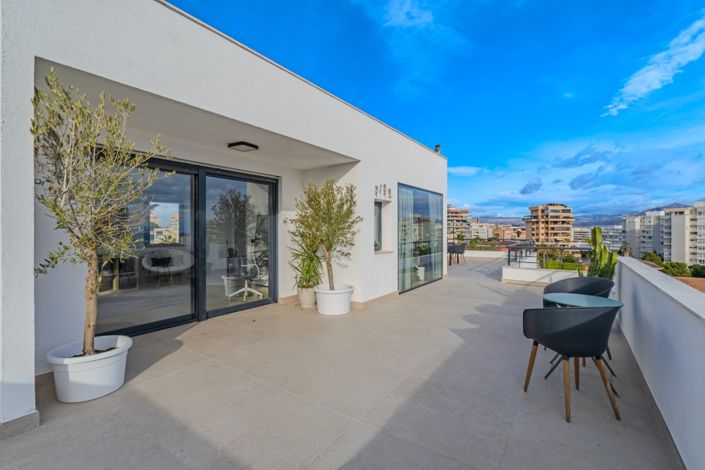 Image No.40-7 Bed Villa for sale