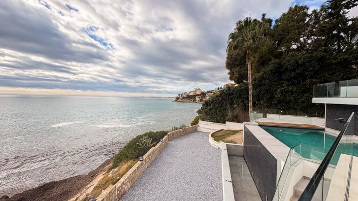 Image No.9-5 Bed Villa for sale