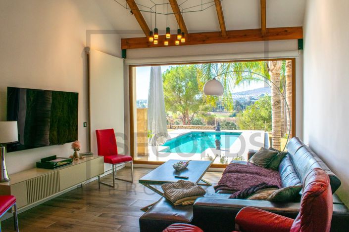 Image No.9-2 Bed Villa for sale