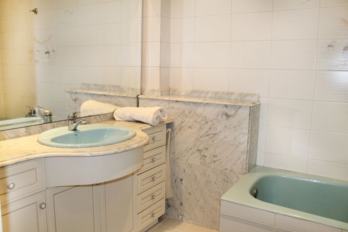 Image No.25-4 Bed Apartment for sale