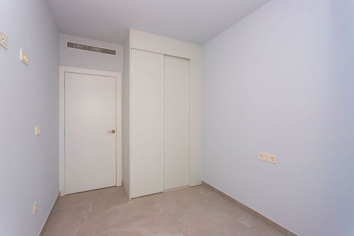 Image No.20-2 Bed Apartment for sale