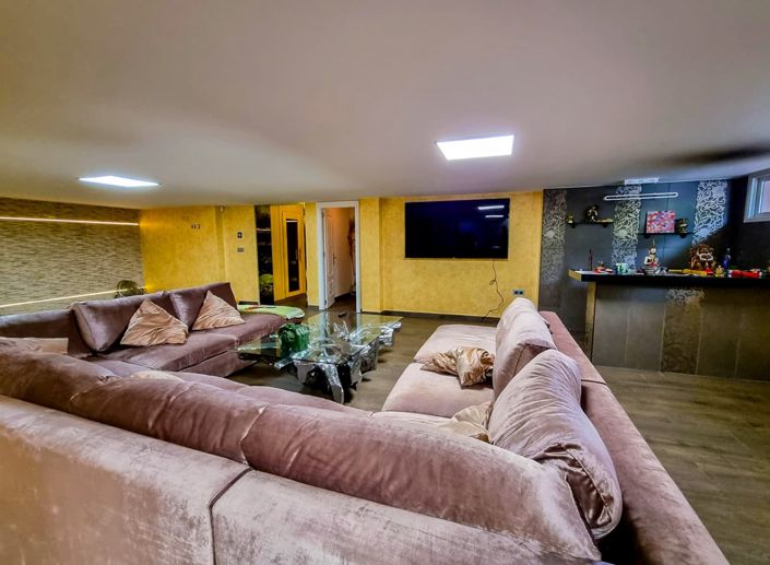 Image No.18-5 Bed Villa for sale