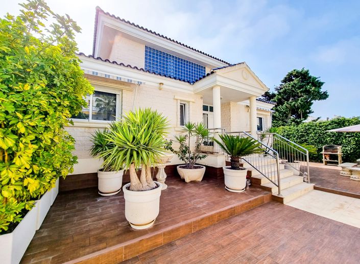 Image No.3-5 Bed Villa for sale