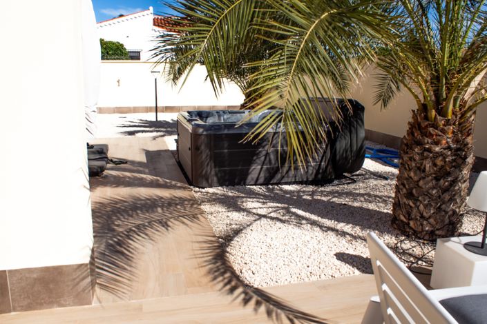 Image No.30-4 Bed Townhouse for sale