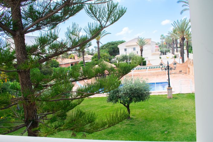 Image No.11-7 Bed Villa for sale