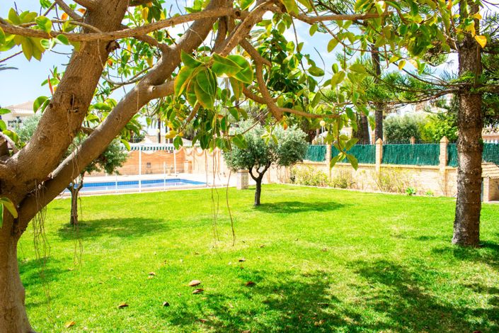Image No.3-7 Bed Villa for sale
