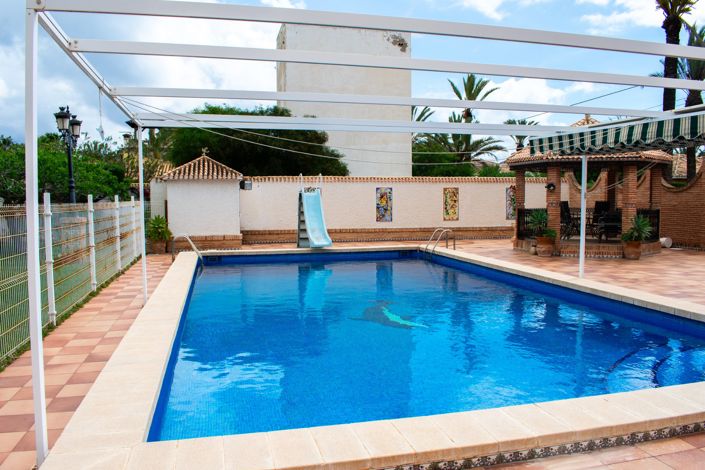 Image No.7-7 Bed Villa for sale