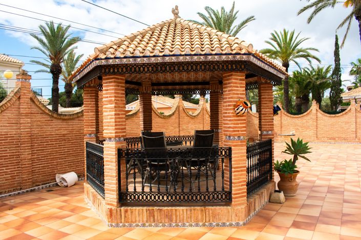 Image No.9-7 Bed Villa for sale
