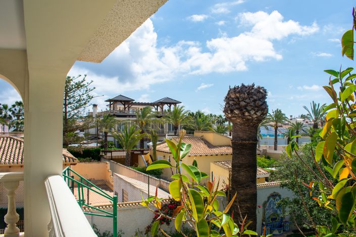 Image No.10-7 Bed Villa for sale