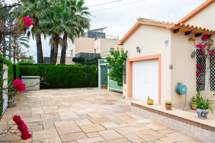 Image No.3-3 Bed Villa for sale