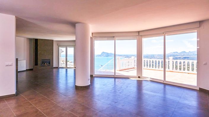 Image No.3-4 Bed Villa for sale