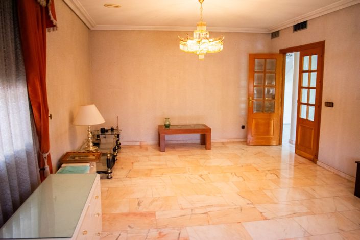 Image No.11-5 Bed Villa for sale