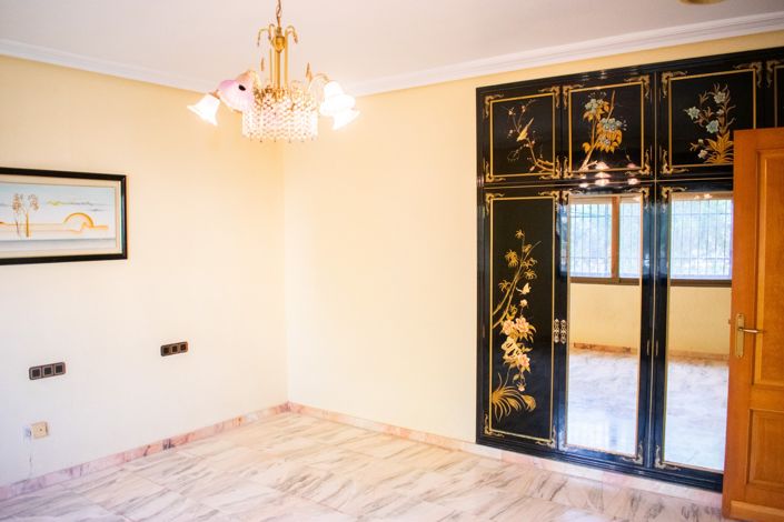 Image No.21-5 Bed Villa for sale