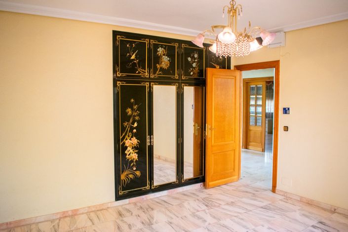 Image No.23-5 Bed Villa for sale