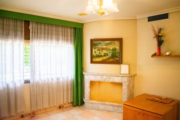 Image No.38-5 Bed Villa for sale