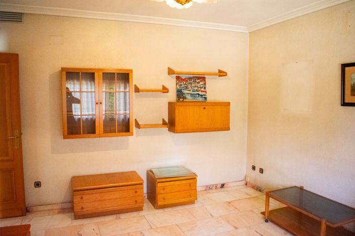 Image No.40-5 Bed Villa for sale