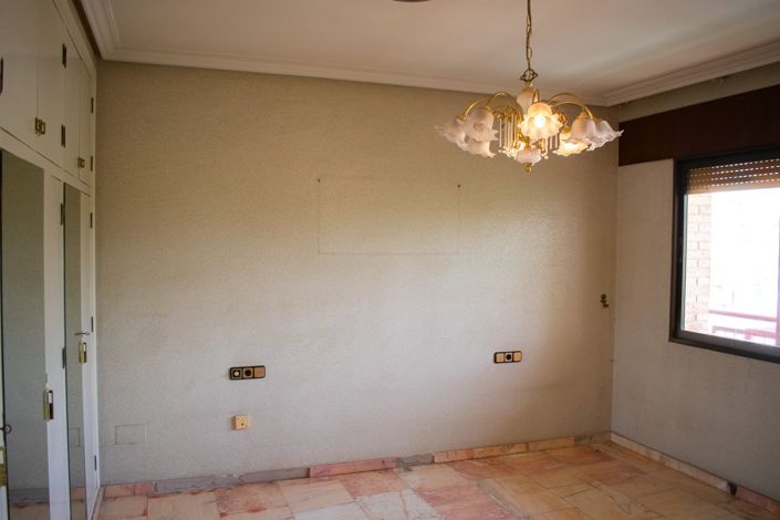 Image No.42-5 Bed Villa for sale