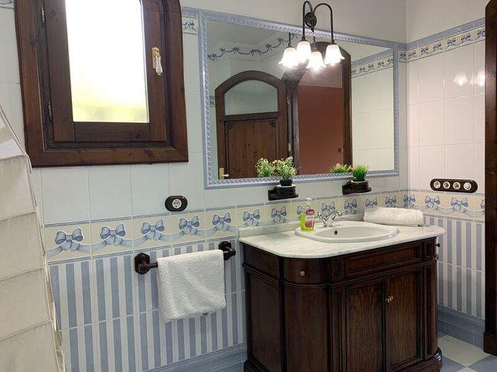 Image No.18-6 Bed Villa for sale