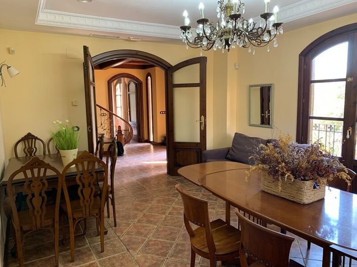 Image No.4-6 Bed Villa for sale