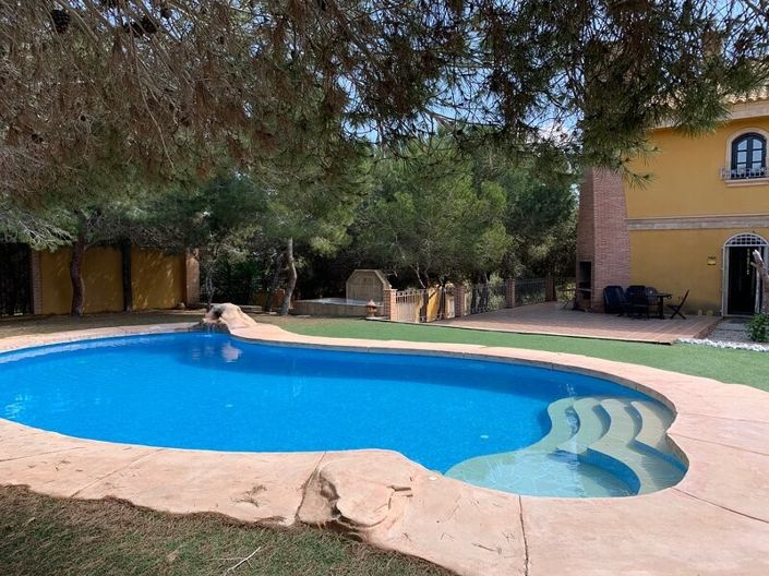 Image No.37-6 Bed Villa for sale
