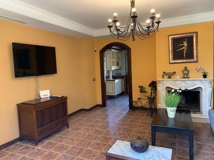 Image No.10-6 Bed Villa for sale