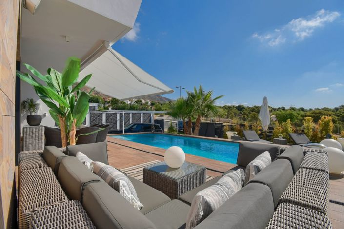 Image No.25-2 Bed Villa for sale