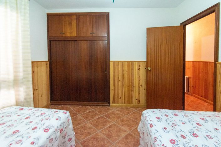 Image No.39-5 Bed Villa for sale