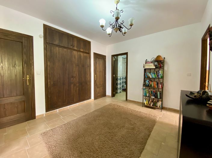 Image No.40-3 Bed Villa for sale